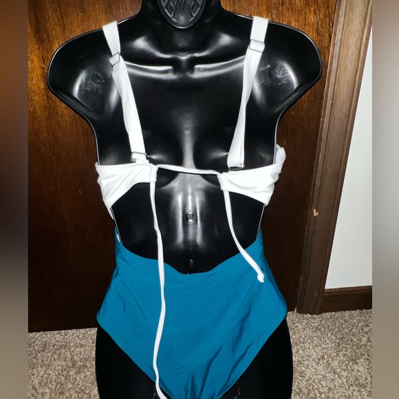 Zaful One Piece Open Back Twisted Front Swim Suit - Picture 3 of 10